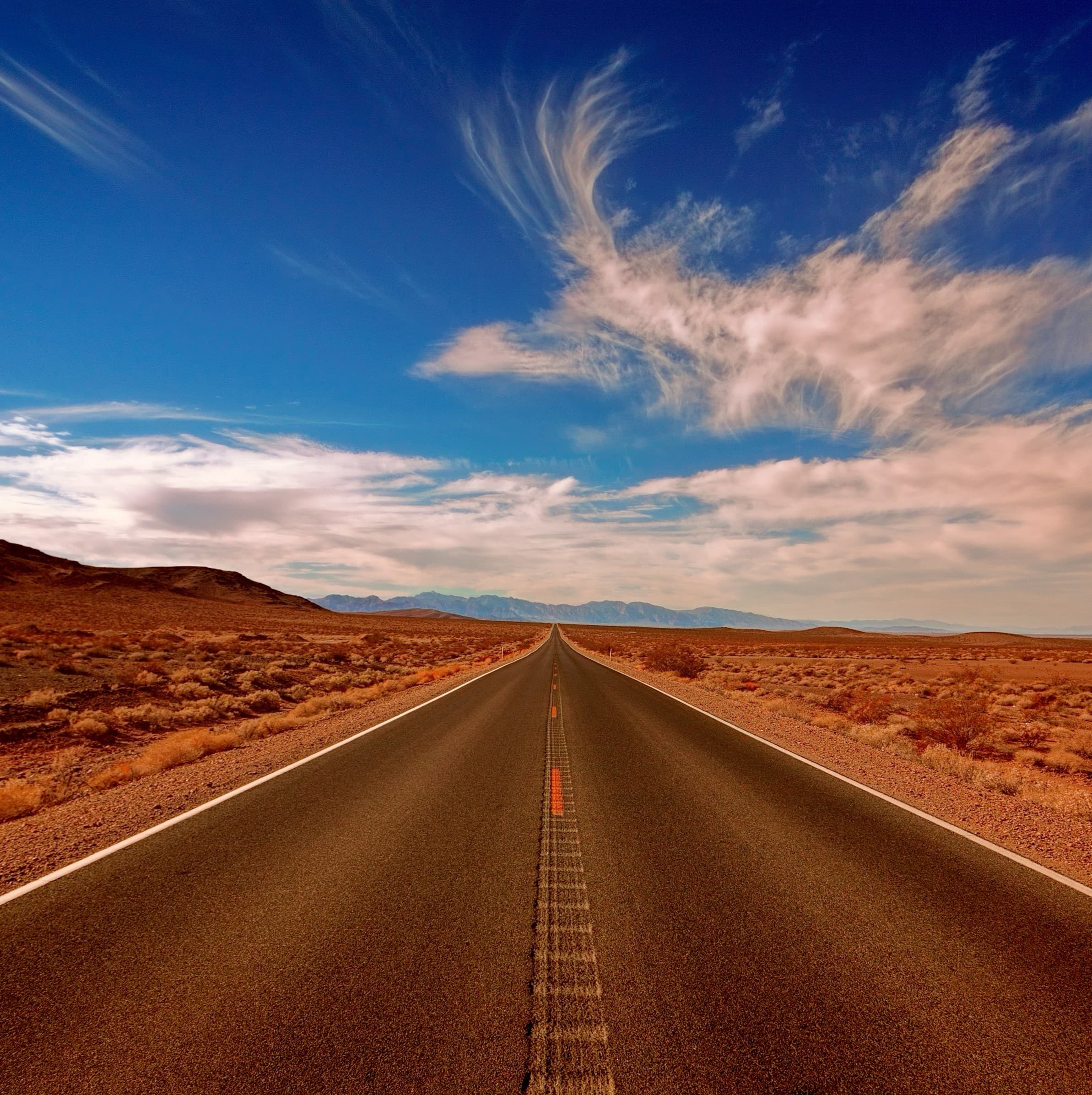 Route dans le desert